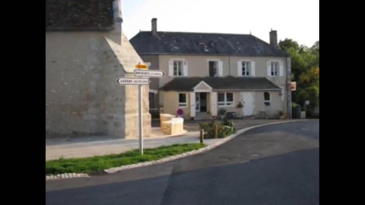 Chambres D'Hotes La Chaumiere Coulonges  Экстерьер фото